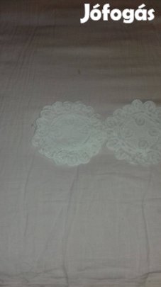 4db hímzett azsúrozott kerek alátét átm 15-20cm