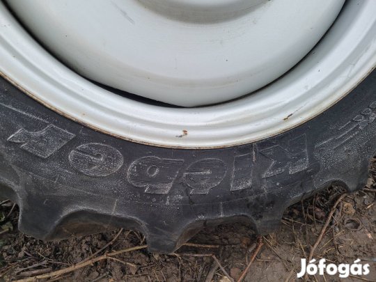 4db sorközművelű gumi ,