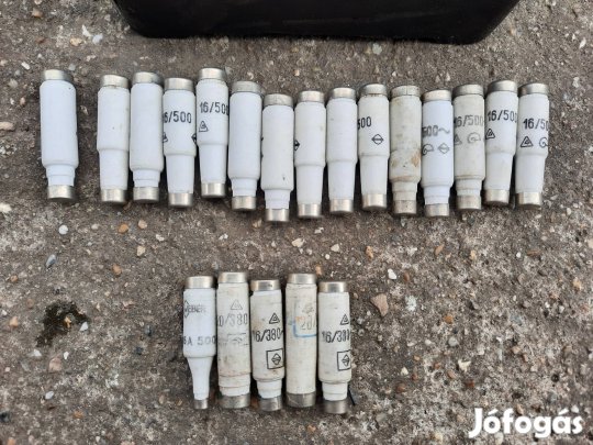 500 V és 25 amperos biztosítékok foglalattal eladó!