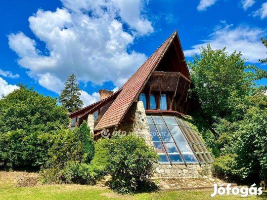 500 nm-es ház eladó Budakalász