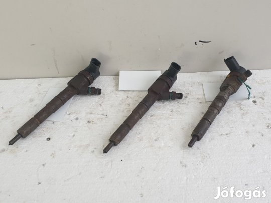 503904 Alfa Romeo 159, Injektor, Porlasztó, Bosch 0 445 110 243