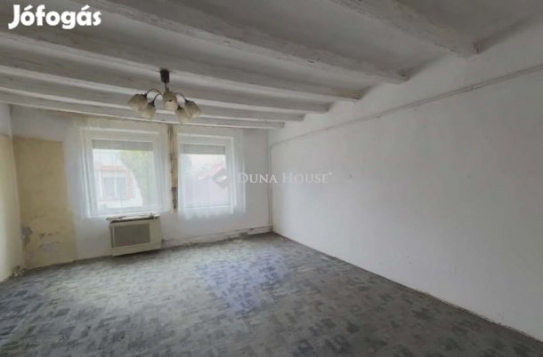 50 nm-es ház eladó Szeged