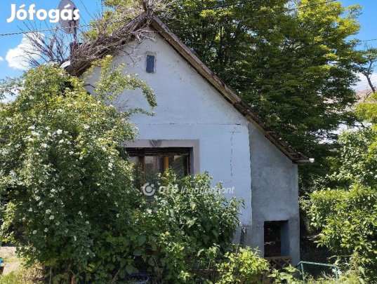 51 nm-es ház eladó Szekszárd