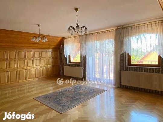 527 nm-es ház eladó Szolnok