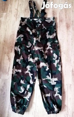 52-es katonai terepmintás kantáros férfi nadrág