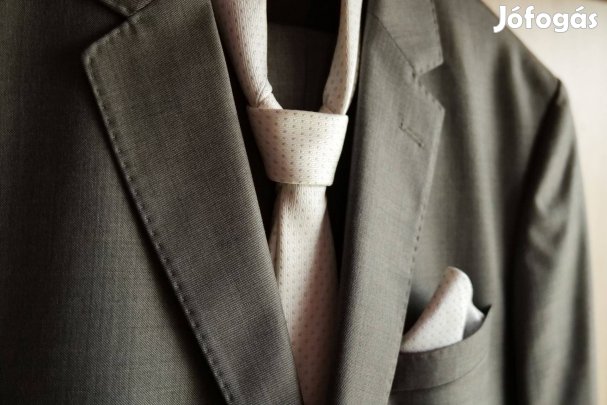 52-es öltöny Zalaegerszeg + Ajándék nyakkendő & díszzsebkendő