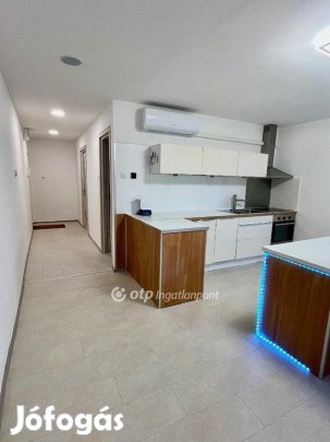 52 nm-es lakás eladó Komló