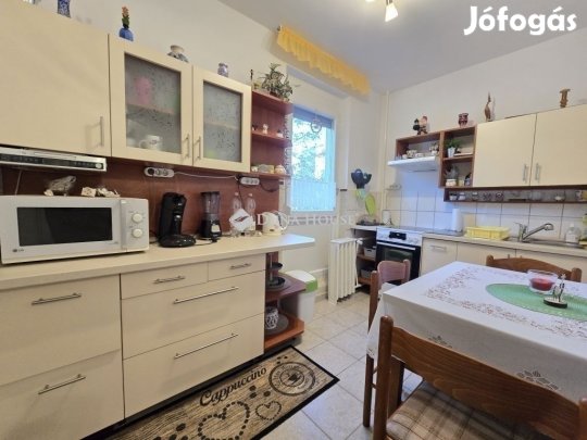 52 nm-es lakás eladó Pécs