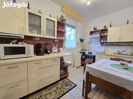 52 nm-es lakás eladó Pécs