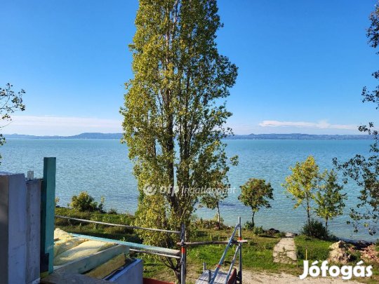 54 nm-es lakás eladó Balatonszemes