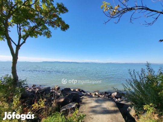 54 nm-es lakás eladó Balatonszemes
