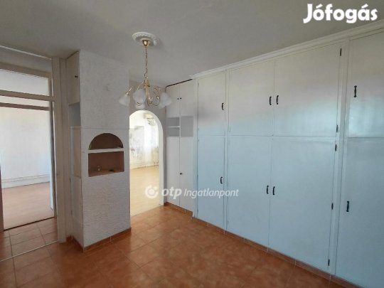54 nm-es lakás eladó Hatvan