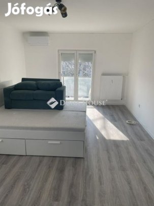 54 nm-es lakás eladó Pécs