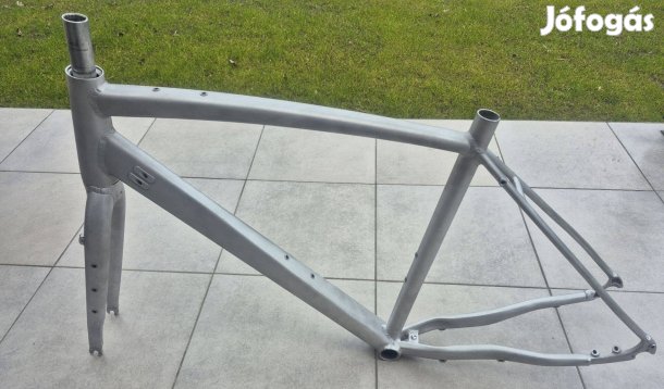 54cm (M) Gravel Al-6061 T6 alu váz + villa szett. Nyers/szálcsiszolt