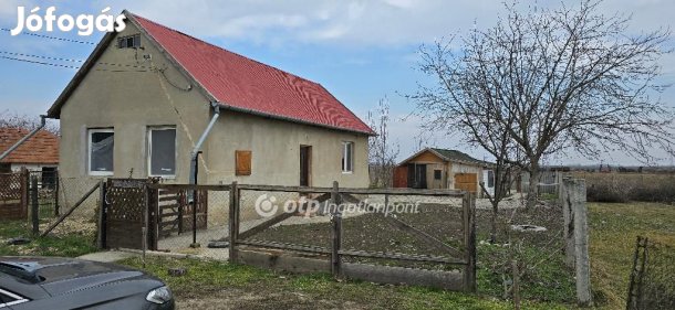 55 nm-es ház eladó Püspökladány