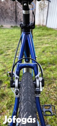 55-ös M-es Aluvázas 28-as Cross trekking 3×9-es Magura fékkel