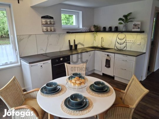 56 nm-es ház eladó Cegléd