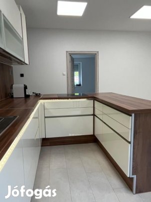 56 nm-es lakás eladó Komló