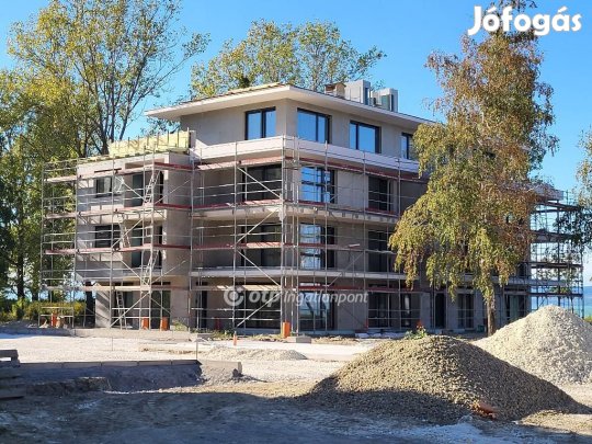 57 nm-es lakás eladó Balatonszemes
