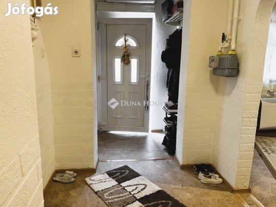 58 nm-es ház eladó Bugyi