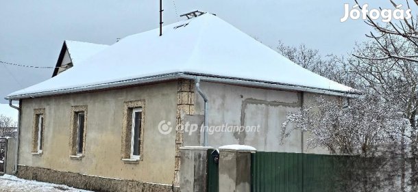 58 nm-es ház eladó Mikepércs