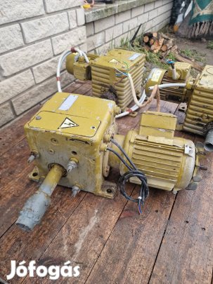 5,5 fordulat/perc ipari kapunyitó motor hajtóműves villanymotor
