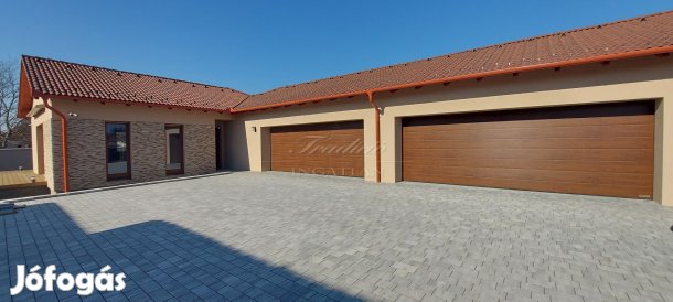 5 FÉRŐHELYES GARÁZS, TÉRKÖVES PARKOLÓK, IGÉNYES-, OKOS- INNOVATÍV