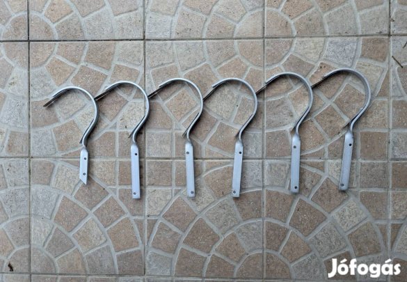 5 +1 db 25-ös hajlított szárú horganyzott csatornatartó