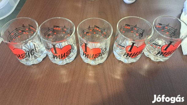 5 darabos zenei motívummal díszített pohár készlet