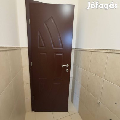 5 db Beltéri és 1db bejárató ajtó bontott