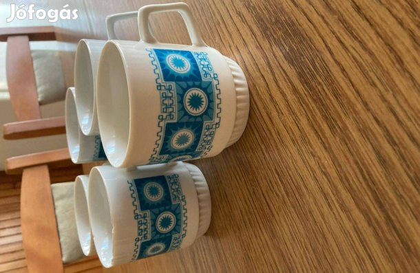 5 db Zsolnay porcelán bögre egy kissé sérült