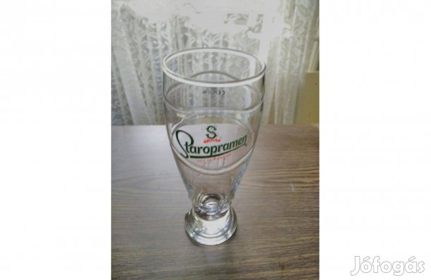 5 dl mértékjeles Staropramen sörös korsó, kis hibával