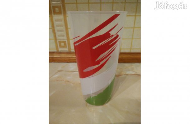 5 dl mértékjeles nemzeti színű repohár