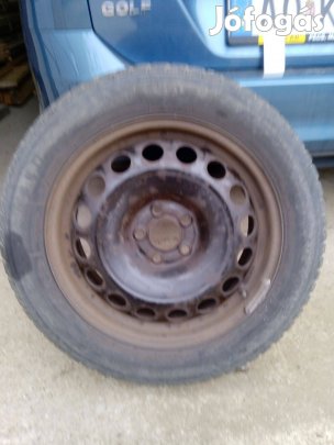 5 felni, 4 öreg téligumi, vw golf 4