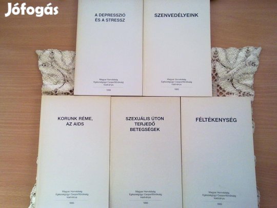 5 könyv a Magyar Honvédség Egészségügyi Csoportfőnökség kiadványaiból