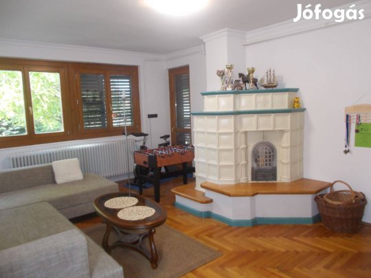 5 szobás családi ház eladó Pápán!