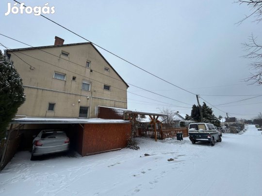 5 szobás két szintes lakás saját kerttel Őrhalmiszőlőkön!