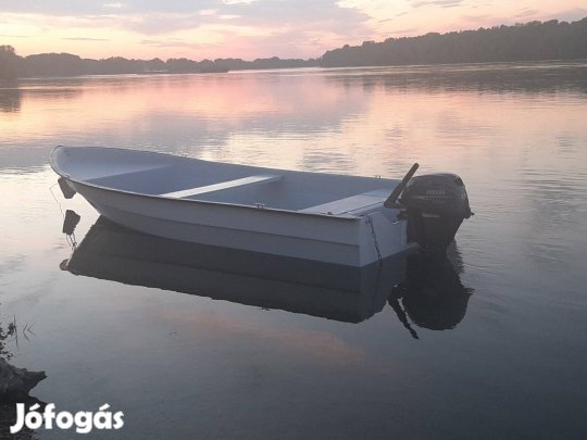 5m Nagyon stabil csónak akár folyóra is