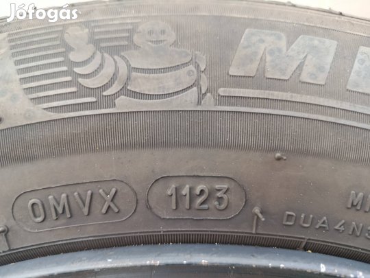 5x114,3 R15 lemezfelni 195/65R15 nyári gumikkal 