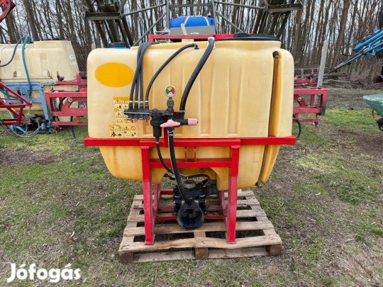 600/12 vegyszerező, szántóföldi permetező