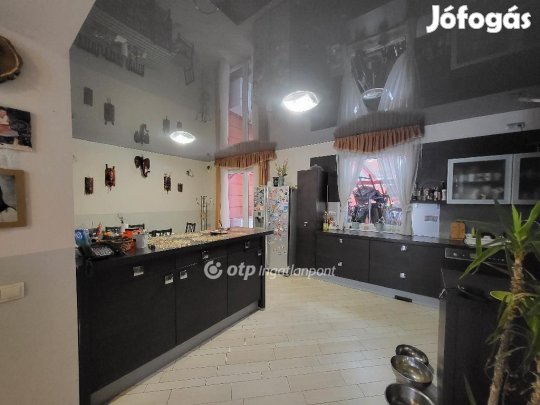 600 nm-es ház eladó Siófok