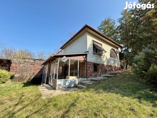60 nm-es ház eladó Balatonakarattya