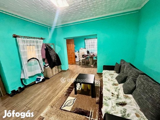 60 nm-es ház eladó Jászapáti