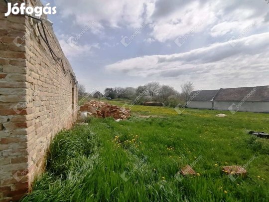 60 nm-es ház eladó Szentpéterúr