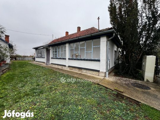 60 nm-es ház eladó Tarcal