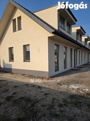 60 nm-es lakás eladó Tura