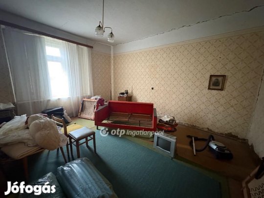 61 nm-es ház eladó Kisújszállás