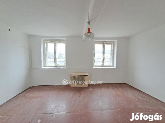 61 nm-es ház eladó Kunhegyes