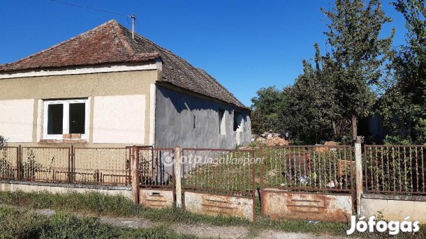 62 nm-es ház eladó Gerde