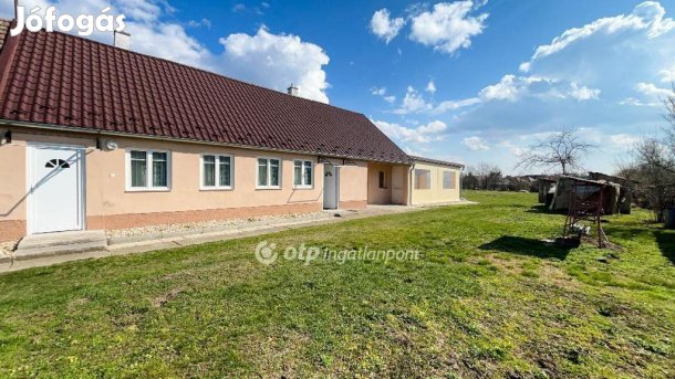 63 nm-es ház eladó Bőny